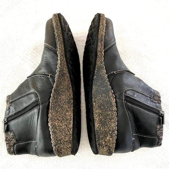 Aetrex Tessa Boots in Black with Sweater & Zip Details Orthotic Arch Support - Picture 6 of 16